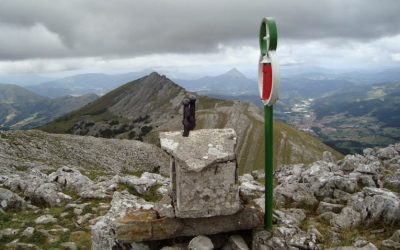 Apirilak 12, larunbata – Aitzkorri mendilerroa ezagutzen